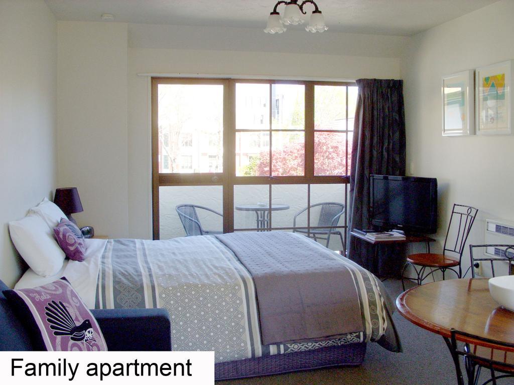 Tudor Court Motel Christchurch Buitenkant foto