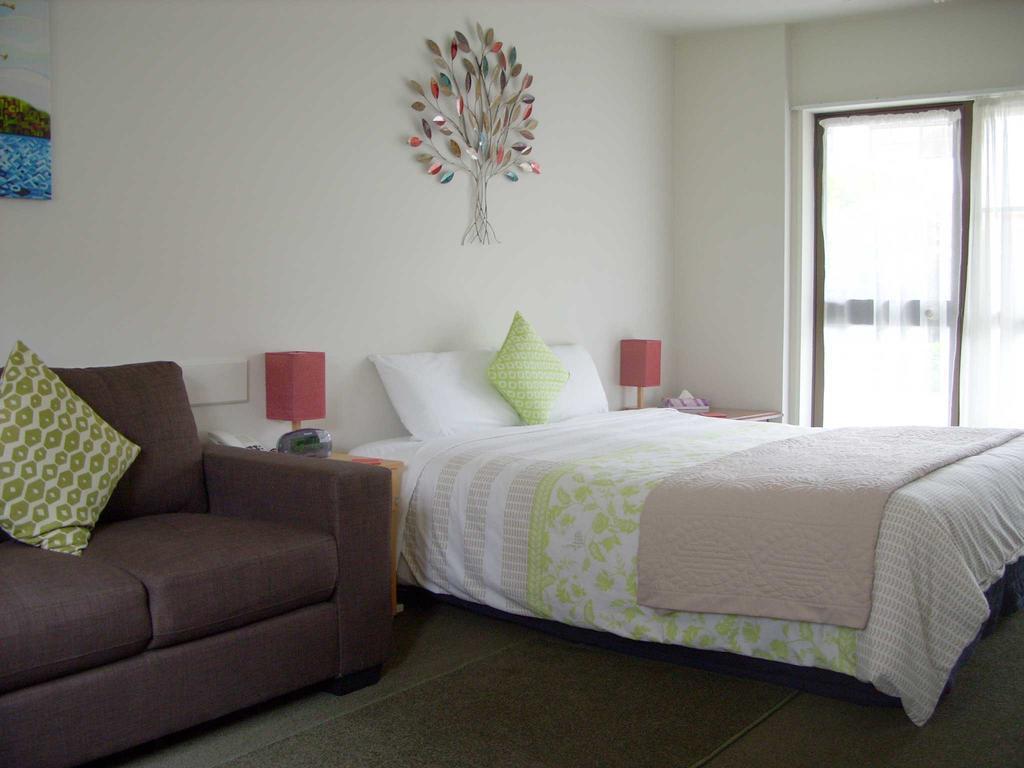 Tudor Court Motel Christchurch Buitenkant foto