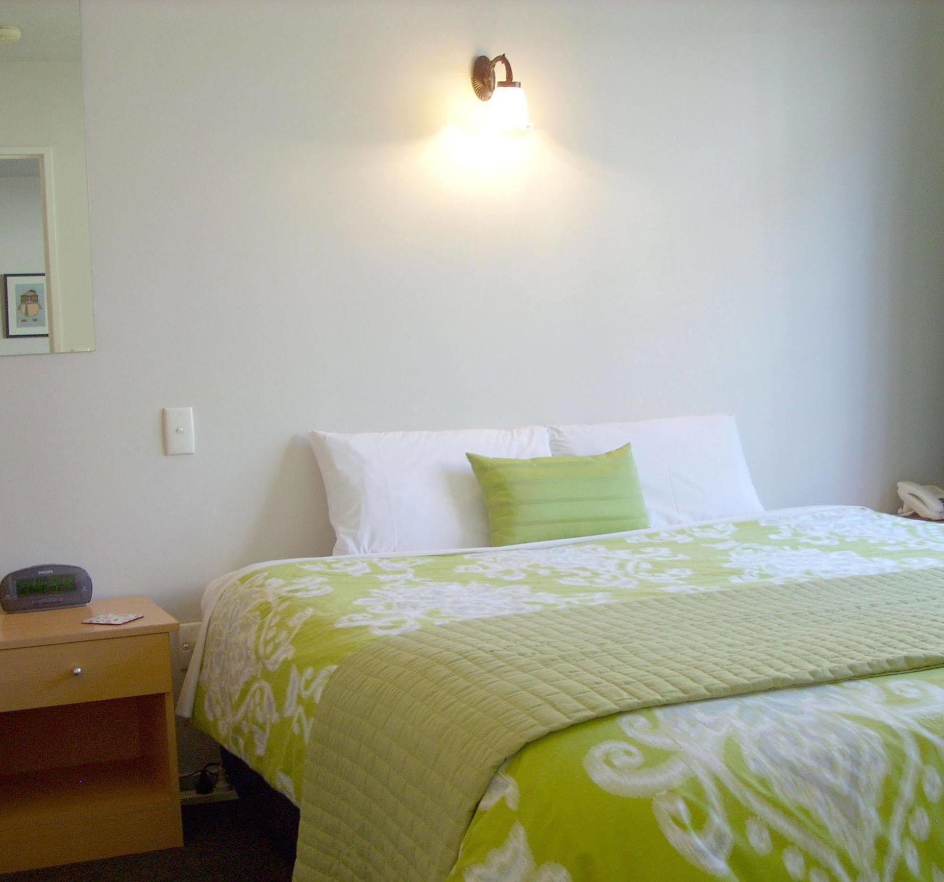 Tudor Court Motel Christchurch Buitenkant foto