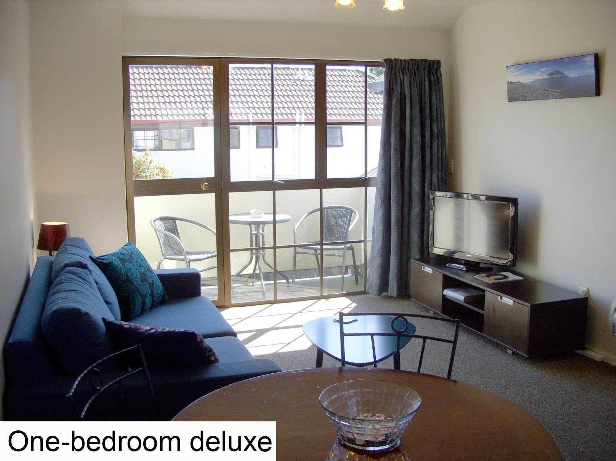 Tudor Court Motel Christchurch Buitenkant foto
