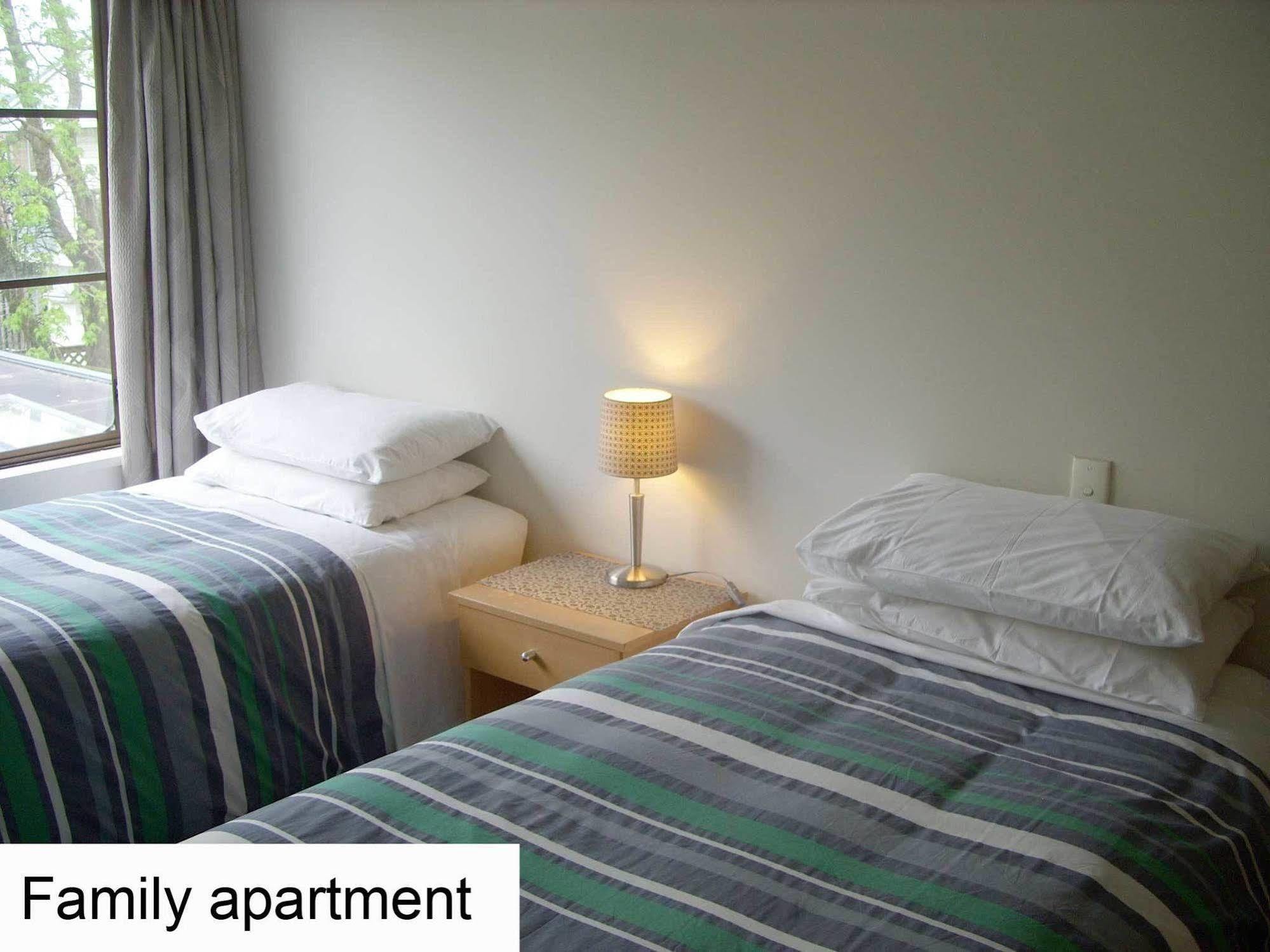 Tudor Court Motel Christchurch Buitenkant foto