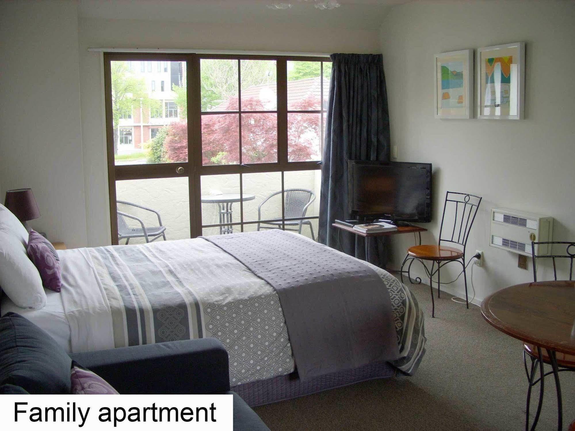 Tudor Court Motel Christchurch Buitenkant foto
