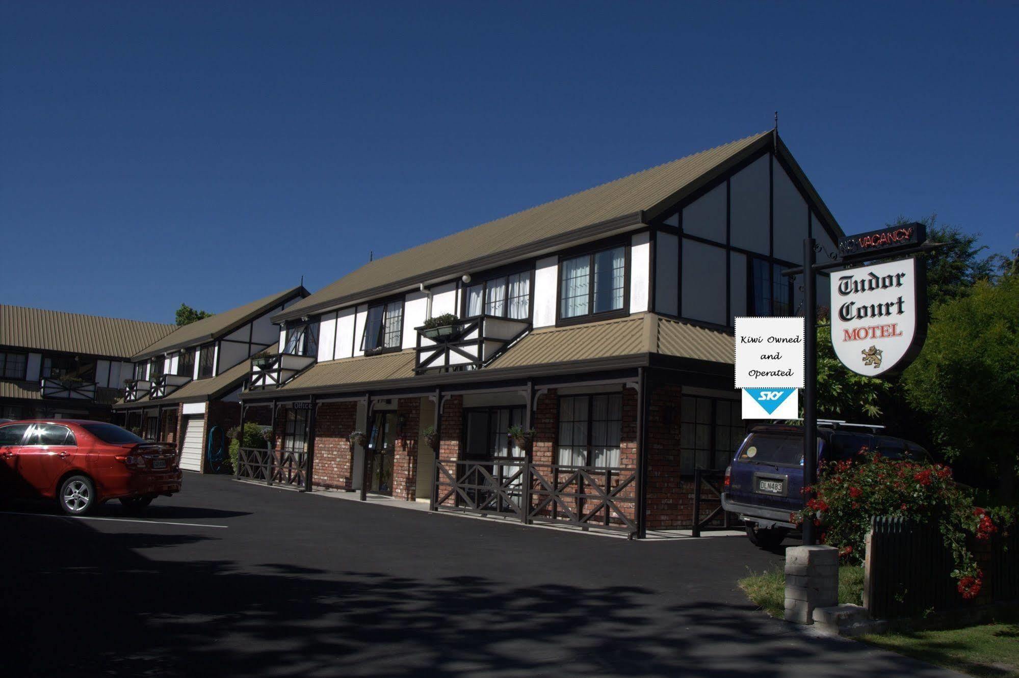 Tudor Court Motel Christchurch Buitenkant foto