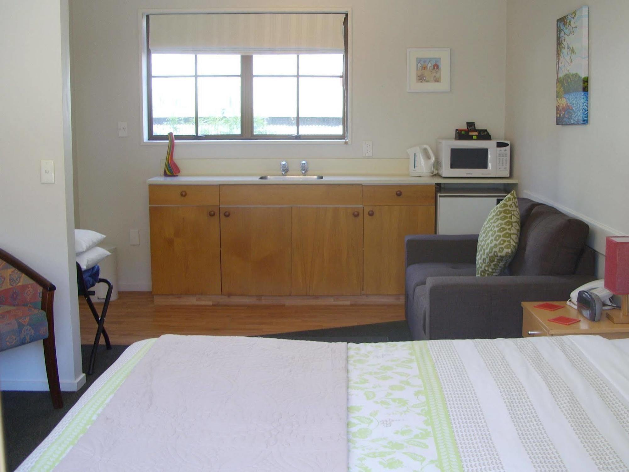 Tudor Court Motel Christchurch Buitenkant foto